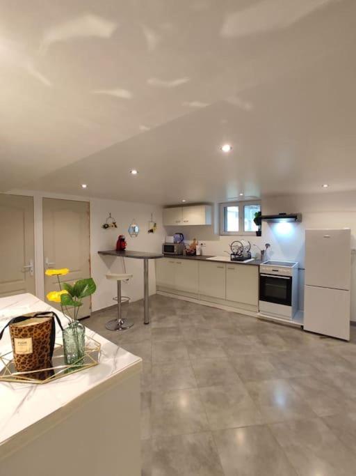 Appartement 100M2, Independant Dans Notre Maison Garennes-sur-Eure Exterior foto
